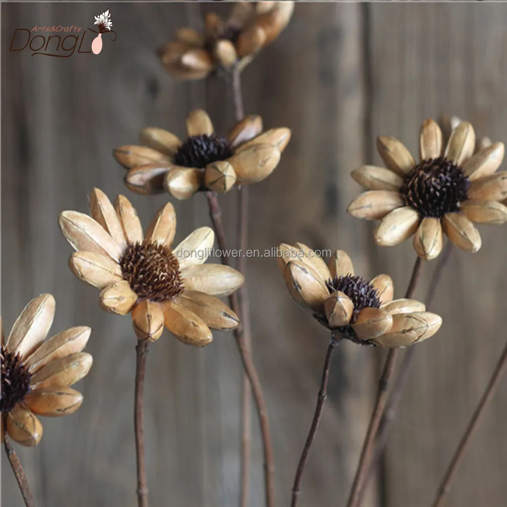हाथ से बने सूखे प्राकृतिक स्ट्रॉ फूल शिल्प