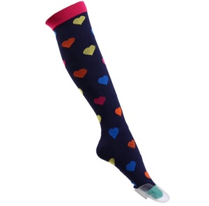 Calcetines deportivos de presión para mujer, calcetines de compresión atléticos de poliéster graduados - Product Image 2