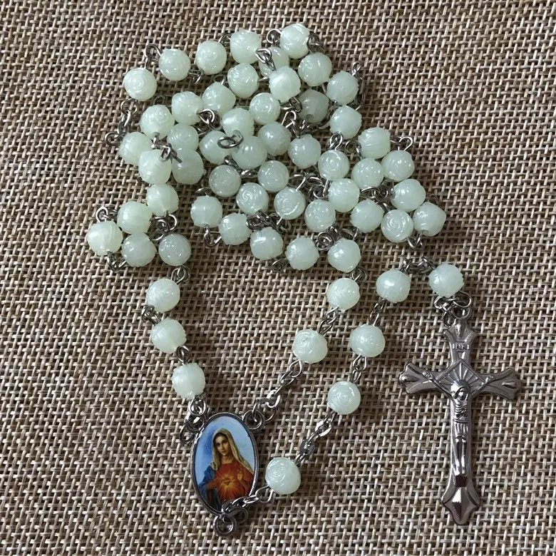 Groen 6mm Rose Glow Dark Kralen Rozenkrans Katholieke Ketting Met Kruisbeeld Gebed Religieuze Cross Kettingen