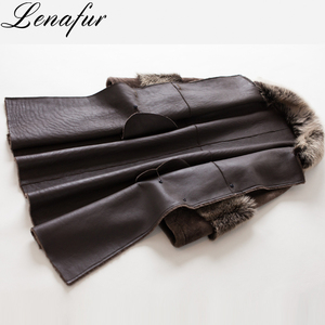 <span class=keywords><strong>Cappotto</strong></span> Invernale <span class=keywords><strong>Shearling</strong></span> in Pelle di <span class=keywords><strong>Montone</strong></span> con Collo in Lana Toscana, <span class=keywords><strong>Cappotto</strong></span> in Pelle di Agnello da Donna - Product Image 2