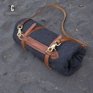 Cinghia Porta Tappetino Yoga in Pelle Marrone Personalizzata con Tracolla Regolabile - Product Image 5