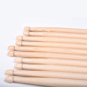Baquetas de madera de nogal americano 5A personalizadas OEM, serie de color natural clásico, con puntas de acorn. - Product Image 1