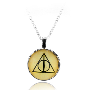 Venta caliente de La Película Collar <span class=keywords><strong>Reliquias</strong></span> de la muerte Triángulo Colgante de Collar de Cadena Larga - Product Image 1