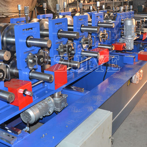 Máquina de correa de acero galvanizado <span class=keywords><strong>C</strong></span> con sistema de agujeros de perforación - Product Image 2