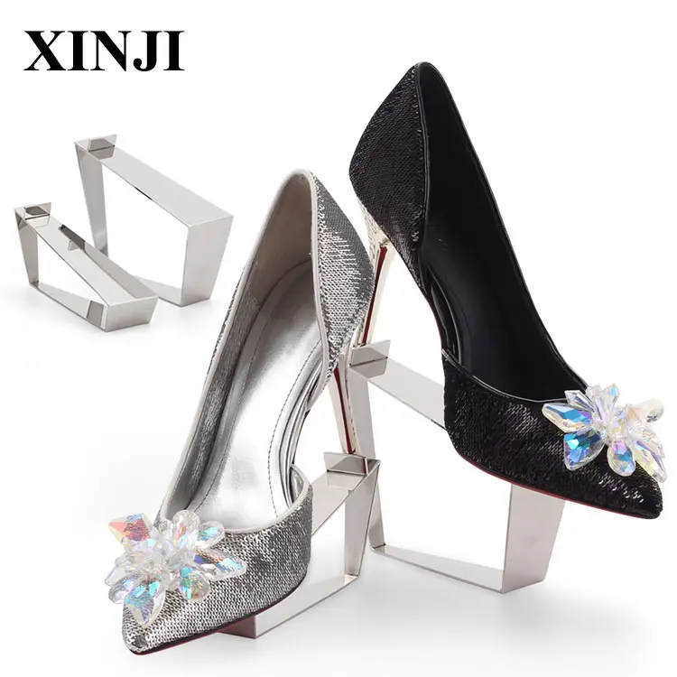 XINJI, лидер продаж, металлические женские выставочные стенды для обуви, витрины для розничных магазинов обуви