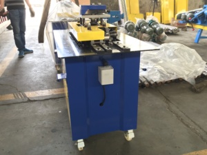 Máquina de Fabricación de Cuellos Giratorios de Acero para Ductos Cuadrados, para la Fabricación de Tuberías de HVAC - Product Image 4