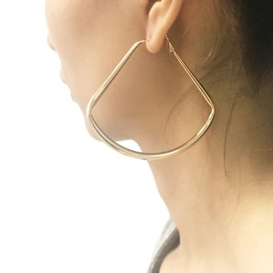 <span class=keywords><strong>Orecchini</strong></span> a cerchio <span class=keywords><strong>grandi</strong></span> in metallo Punk da 70mm placcati in <span class=keywords><strong>oro</strong></span> gioielli di moda <span class=keywords><strong>orecchini</strong></span> a cerchio alla rinfusa da donna - Product Image 1