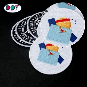 Logo personnalisé Dessin Animé Petit Tissu Blanc Insignes De Broderie <span class=keywords><strong>Patch</strong></span> pour Chapeau
