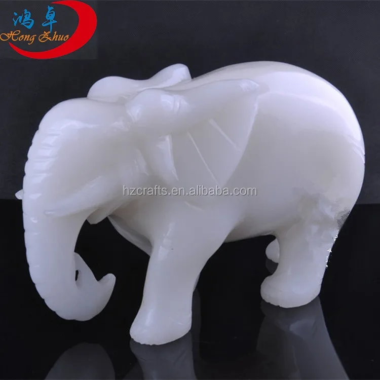 翡翠象、アフガニスタンの白い翡翠が刻まれた翡翠象