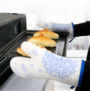 Dotted Style Heat Resistant Silicone Kitchen Gloves BBQ Oven Mitts and <strong>Pot</strong> <strong>Holders</strong> for Cooking Kitchen Essentials - Product Image 2
