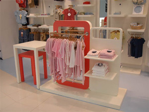Modern Fashion Children Shop <strong>Window</strong> Display Table <strong>Shelves</strong> Interior Layout Decoration Customized Kids Clothes Shop Design - Product Image 3