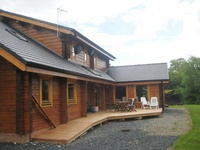 Maison en bois prédécoupée/design de maison, kit de maison pré-assemblée pour un grand salon familial, 3 chambres à coucher, montage facile