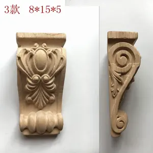 装飾的な木彫りのコーベル