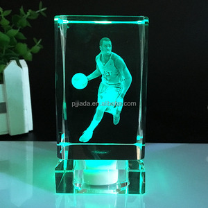 Figurine en cristal K9 Cube, star du basket-ball <span class=keywords><strong>NBA</strong></span> <span class=keywords><strong>Stephen</strong></span> <span class=keywords><strong>Curry</strong></span>, modèle en cristal, ornements, cadeau pour les fans, artisanat gravé au laser 3D - Product Image 3