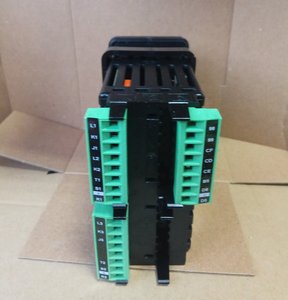 Controlador de Montaje en Panel Watlow PM8C2EJ-AREAFAA PM - Product Image 3