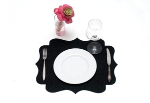 Tovaglietta moderna resistente al calore in feltro nero Premium - Product Image 6