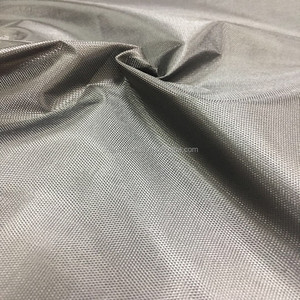 Lot de <span class=keywords><strong>tissu</strong></span> en stock, <span class=keywords><strong>tissu</strong></span> en polyester Oxford <span class=keywords><strong>noir</strong></span> uni, enduit de PU, 138D, pour sac, doublure de bagage, 60GSM - Product Image 2