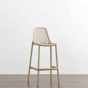 Mobilier <span class=keywords><strong>de</strong></span> maison Café Salle à manger moderne Kursi Chaise haute <span class=keywords><strong>de</strong></span> <span class=keywords><strong>bar</strong></span> à hauteur <span class=keywords><strong>de</strong></span> comptoir pour comptoir d'extérieur <span class=keywords><strong>Tabouret</strong></span> <span class=keywords><strong>de</strong></span> <span class=keywords><strong>bar</strong></span> en <span class=keywords><strong>plastique</strong></span> rouge - Product Image 3