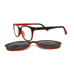 Clip polarizzata alla moda per bambini e bambini in Italia Design Uv400 occhiali da sole - Product Image 2