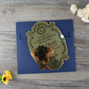 Elegan <span class=keywords><strong>Anniversary</strong></span> Acrylic Cermin Kartu Undangan Pernikahan Berlapis Emas Foil Kartu Undangan dengan Angkatan Laut Biru Amplop