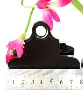 Chine fabricant 78mm noir mat bouledogue <span class=keywords><strong>pince</strong></span> à ressort prix bon marché presse-papiers <span class=keywords><strong>pince</strong></span> en métal 85mm rouillé rougeâtre Bronze âge Clips - Product Image 1