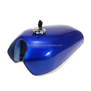 Réservoir de carburant pour moto Cafe Racer de 2,4 gallons <span class=keywords><strong>avec</strong></span> <span class=keywords><strong>bouchon</strong></span> à <span class=keywords><strong>clé</strong></span> - Product Image 2