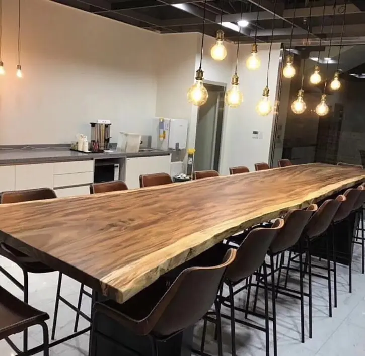 Muebles industriales, moderna losa de borde vivo, madera maciza de nogal, mesa de comedor para restaurante