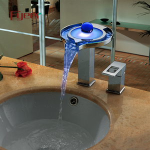 Fyeer 2015 Più Nuovo Doppio Foro Rotondo Piscina <span class=keywords><strong>Fontana</strong></span> Cascata di Auto-alimentazione In Ottone Led Rubinetto Del Bacino Rubinetto con Maniglia Laterale - Product Image 3