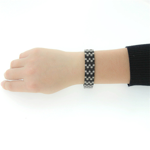 2025 2019 Pulsera magnética <span class=keywords><strong>de</strong></span> fábrica <span class=keywords><strong>de</strong></span> hombres Pulsera <span class=keywords><strong>de</strong></span> oro Pulsera <span class=keywords><strong>de</strong></span> esclavo Joyería - Product Image 5