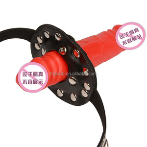 Doppelfunktions-Dildo mit Mundknebel und Nippelklemmen, Lederriemen mit Nieten, Stimulierendes Mundfessel-Set - Product Image 3