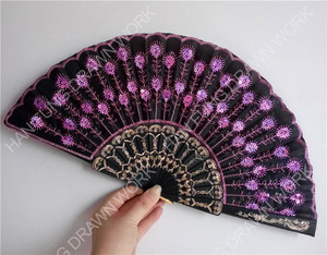 Abanico de mano de plástico con encaje impreso con Logo personalizado barato para eventos - Product Image 3