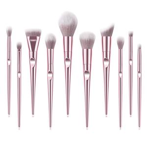 Juego de brochas de maquillaje de 10 piezas mojadas y salvajes con logotipo personalizado color rosa - Product Image 3