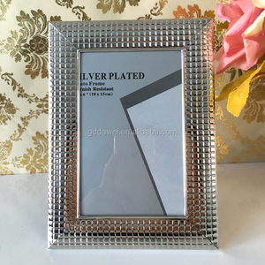 Khung Ảnh Thủy Tinh Trang Trí Kim Loại Mạ Bạc Broadside - Product Image 3