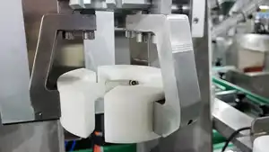 Otomatik fısfıs püskürtücü Kapak Capper Plastik Şişe Kapağı Yapıştırma Makinesi