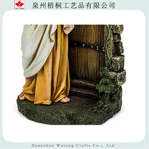Escultura Artesanal de Resina de Jesús Llamando a la Puerta - Ideal como Recuerdo Religioso Renacentista - Product Image 6