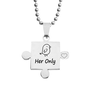 Collana per Coppie con Ciondolo Inciso 'Her Only His One' in Acciaio Inossidabile a Forma di Puzzle - Product Image 2