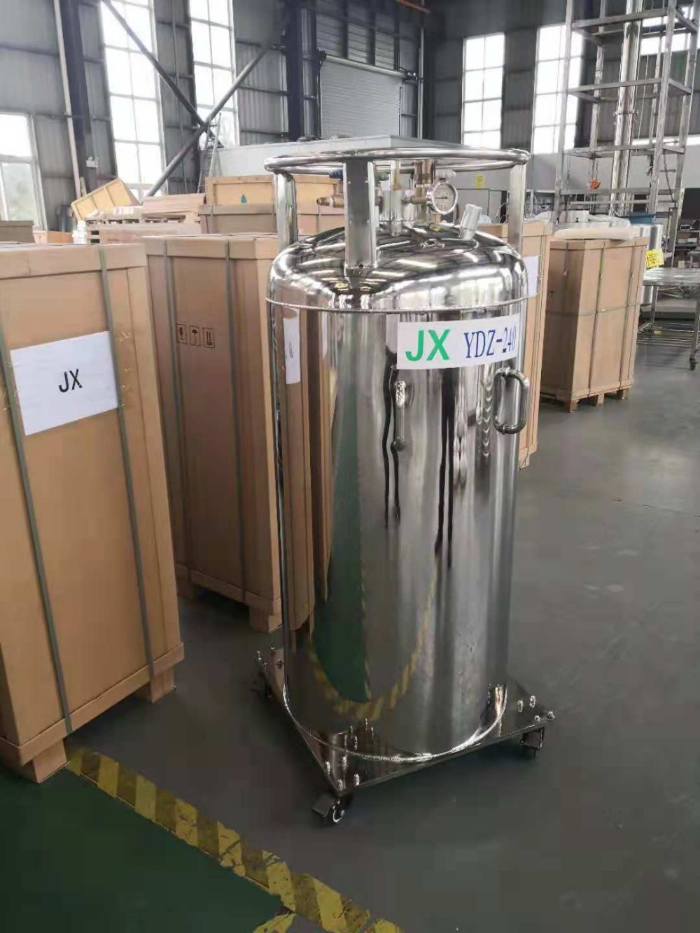 Tanque de Cilindro de Nitrogênio Líquido Auto-pressurizado de 240L para  Criosauna Tanque Criogênico Congelador| Alibaba.com, image size:1000x1333