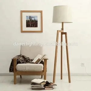 2018 Vendita Calda moderna in legno naturale del metallo in piedi lampada da terra treppiede decorativo unico lampade a Luce