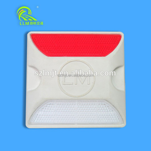 Fabricación directa <span class=keywords><strong>doble</strong></span> <span class=keywords><strong>cara</strong></span> Super brillante celosía reflectores gato ojo plástico camino Stud - Product Image 4