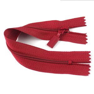 Chất Lượng Châu Âu Nylon Dây Kéo Cuộn Giá Bán Buôn Cho Túi May Mặc #5 5 # Nylon Dây Kéo Băng 3 5 7 <span class=keywords><strong>8</strong></span> <span class=keywords><strong>10</strong></span> Dài Chuỗi Nylon Dây Kéo - Product Image 1