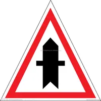 مثلث أحمر الطريق الدولي السلامة المرورية علامات ورموز القطب