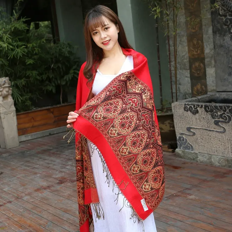 2019 European trendy tassel design long tippet shawls