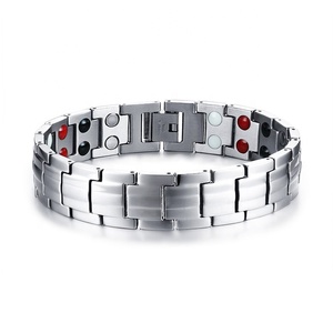 Braccialetto di alta qualità 316L in <span class=keywords><strong>acciaio</strong></span> inossidabile da <span class=keywords><strong>uomo</strong></span> con terapia magnetica all'ingrosso braccialetti alla moda a infrarossi lontani - Product Image 2