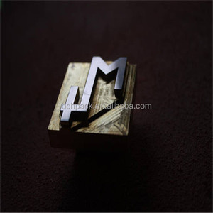 <span class=keywords><strong>Presse</strong></span> à papier plastique textile en cuir Timbre approuvé personnalisé Logo personnalisé Boîte en carton <span class=keywords><strong>Presse</strong></span> à chaud Machine fournie 300w graver - Product Image 3