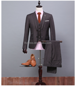 Abito da <span class=keywords><strong>Uomo</strong></span> <span class=keywords><strong>Completo</strong></span> su Misura (Giacca+Pantaloni+Cravatta+Gilet) NA33 Marrone con Righe Bianche - Product Image 1