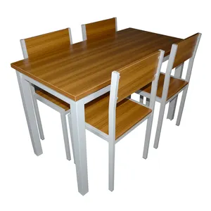 होम फर्नीचर आधुनिक डाइनिंग टेबल 4 सीट वाली लकड़ी की डिंगिंग टेबल सेट मेटल आयरन किचन टेबल के साथ