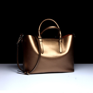 Bolso de mano de cuero de vaca auténtico brillante para mujer, <span class=keywords><strong>bolsa</strong></span> de mano femenina con estilo, a la moda, de diseñador de marca - Product Image 3