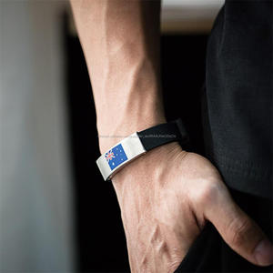 <span class=keywords><strong>2018</strong></span> Nouveau Design La Russie Coupe Du Monde De Silice Gel En Cuir de Football de Football Bracelet Pour Les Fans - Product Image 6