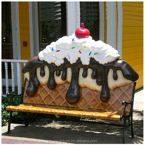 Resina de fibra de vidrio de gran tamaño Una gran escultura de adorno en la entrada de la tienda de postres escultura de helado a la venta