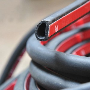Spugna a celle chiuse D profilo insonorizzato per portiera auto con nastro adesivo - Product Image 5